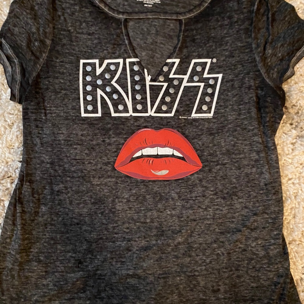 KISS graphic tee